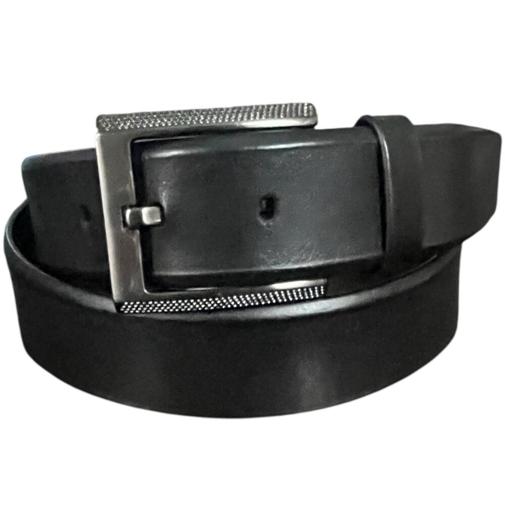 Tumi Black Leather Belt Mens Size 38 Silver Textured Buckle